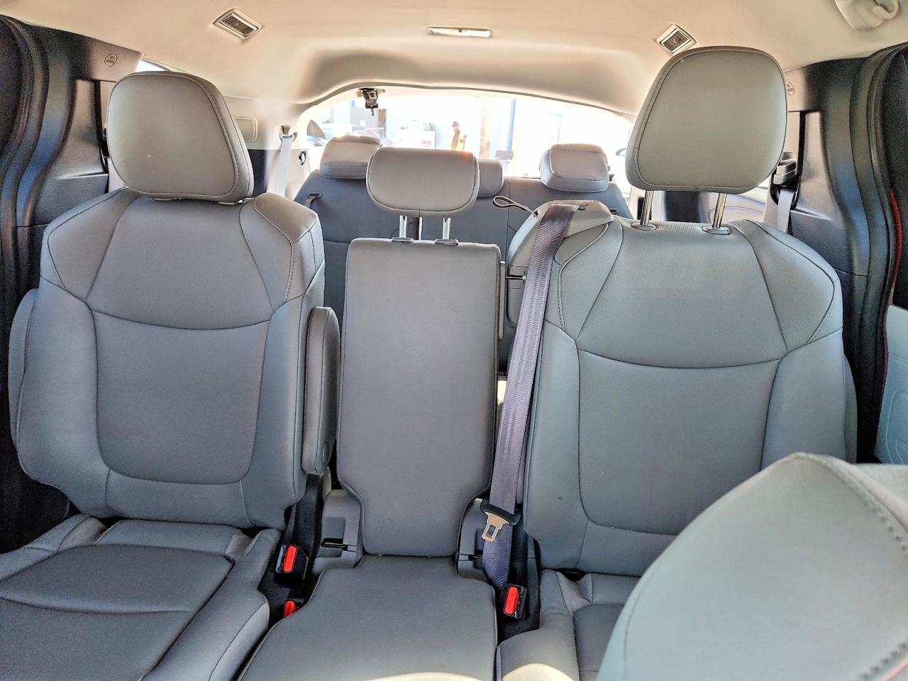2025 TOYOTA SIENNA — фото 10