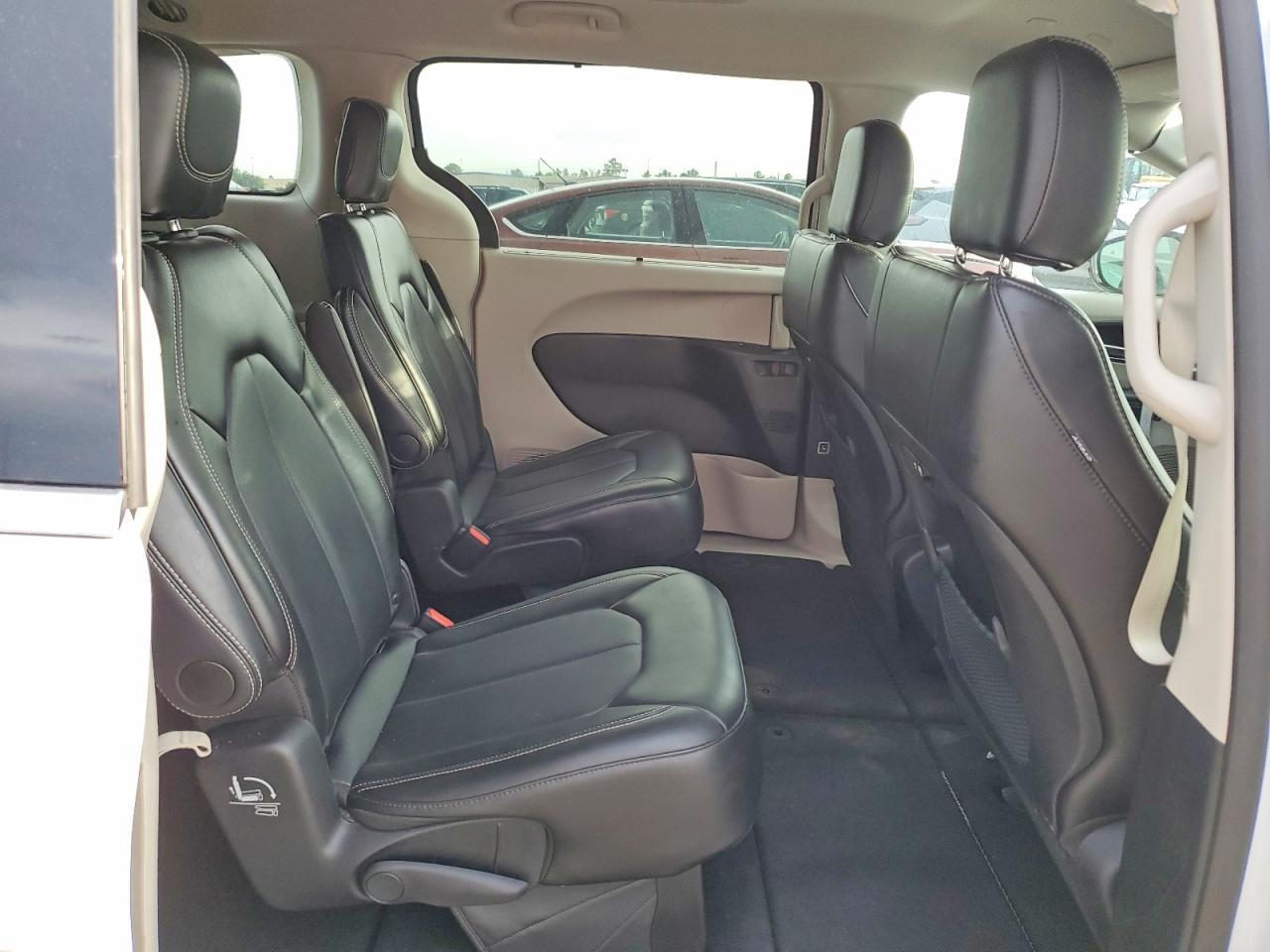 CHRYSLER PACIFICA