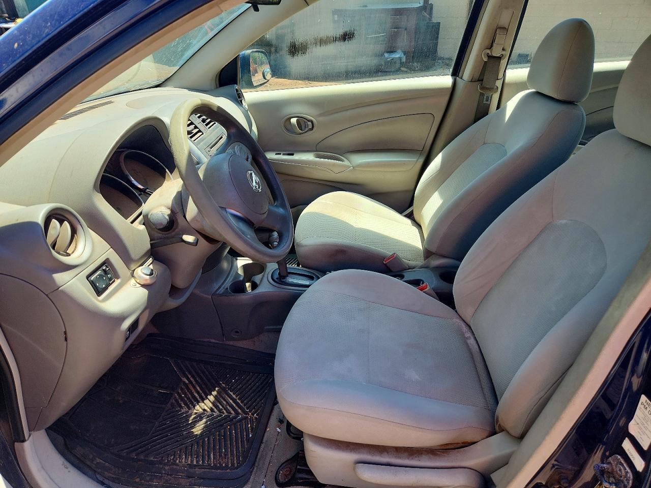 NISSAN VERSA