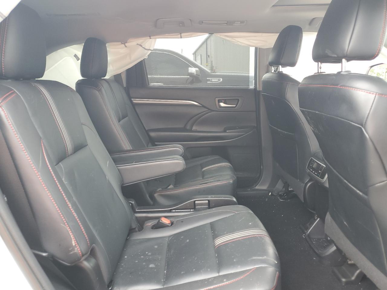 2019 TOYOTA HIGHLANDER — фото 11