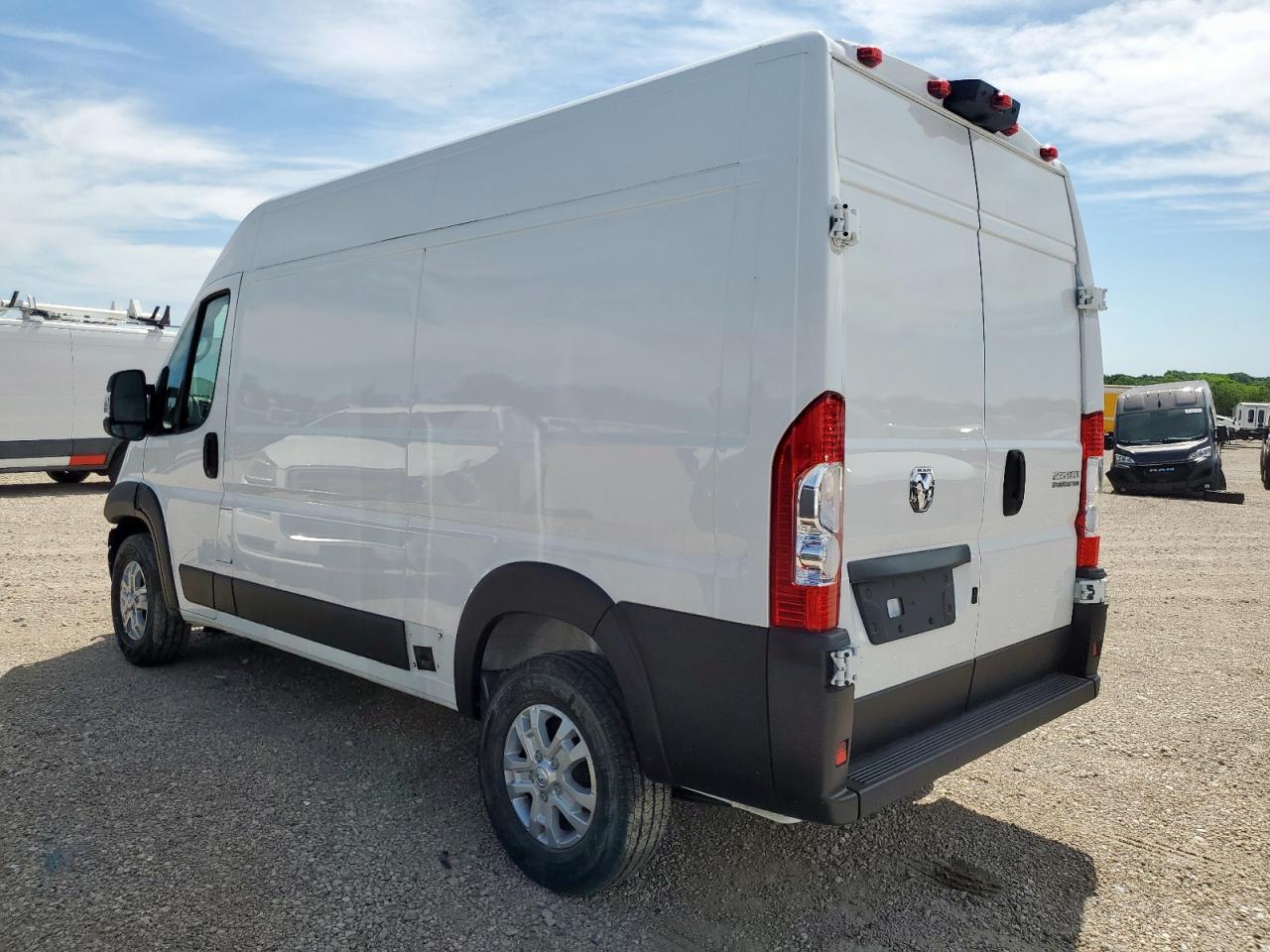 2024 RAM PROMASTER 2500 — фото 2