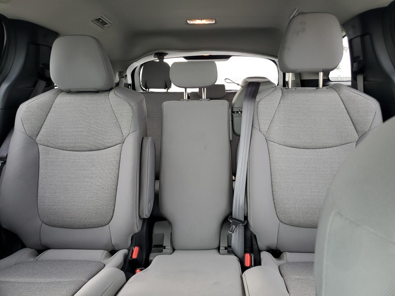 2025 TOYOTA SIENNA — фото 10
