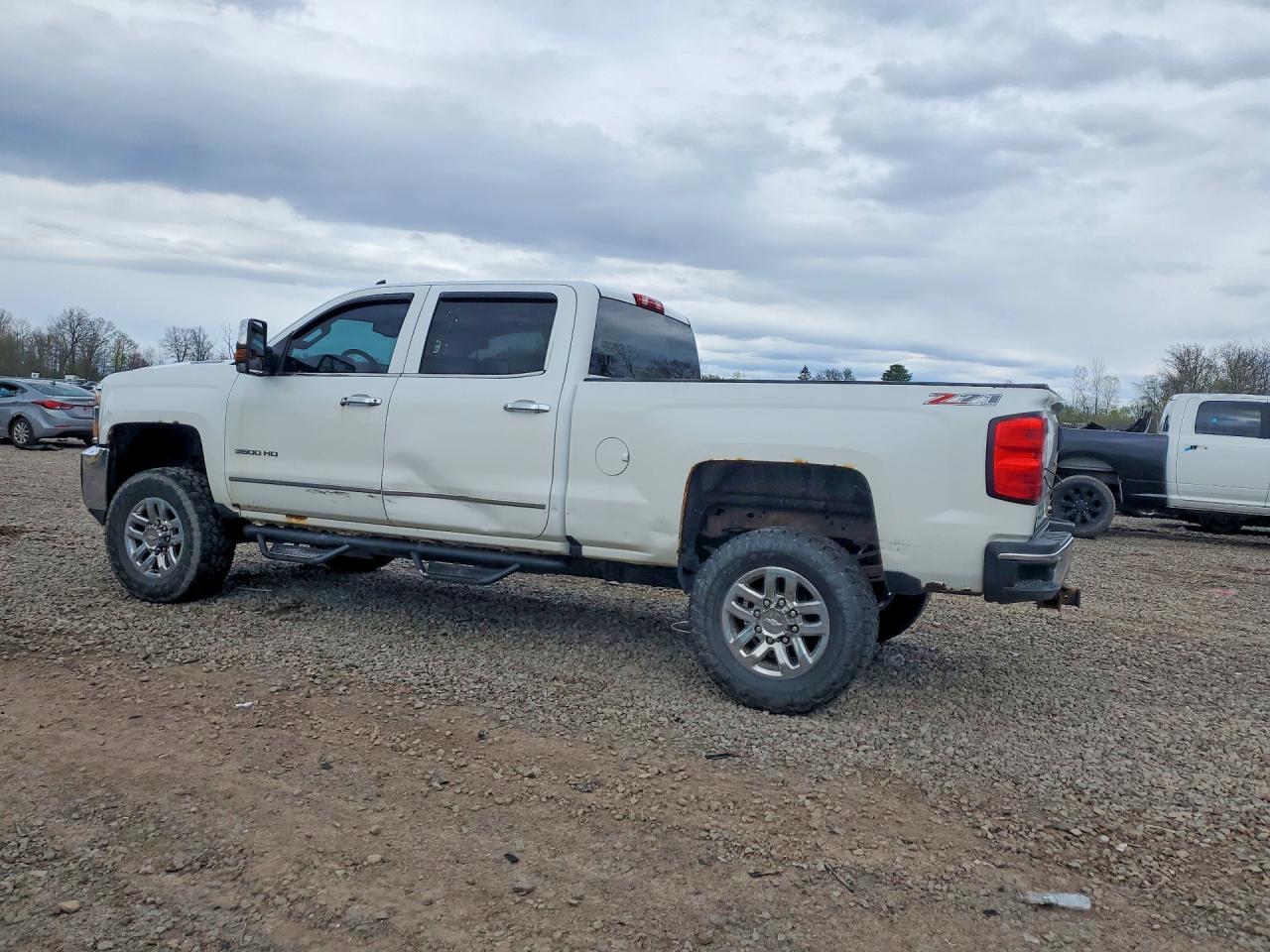 2017 CHEVROLET SILVERADO 3500 — фото 2
