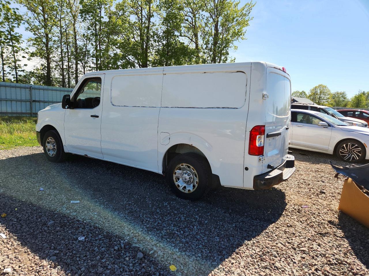 2017 NISSAN NV2500 — фото 2