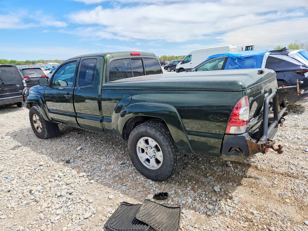 TOYOTA TACOMA