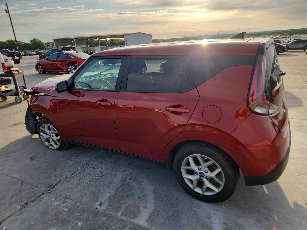 2024 KIA SOUL — фото 2