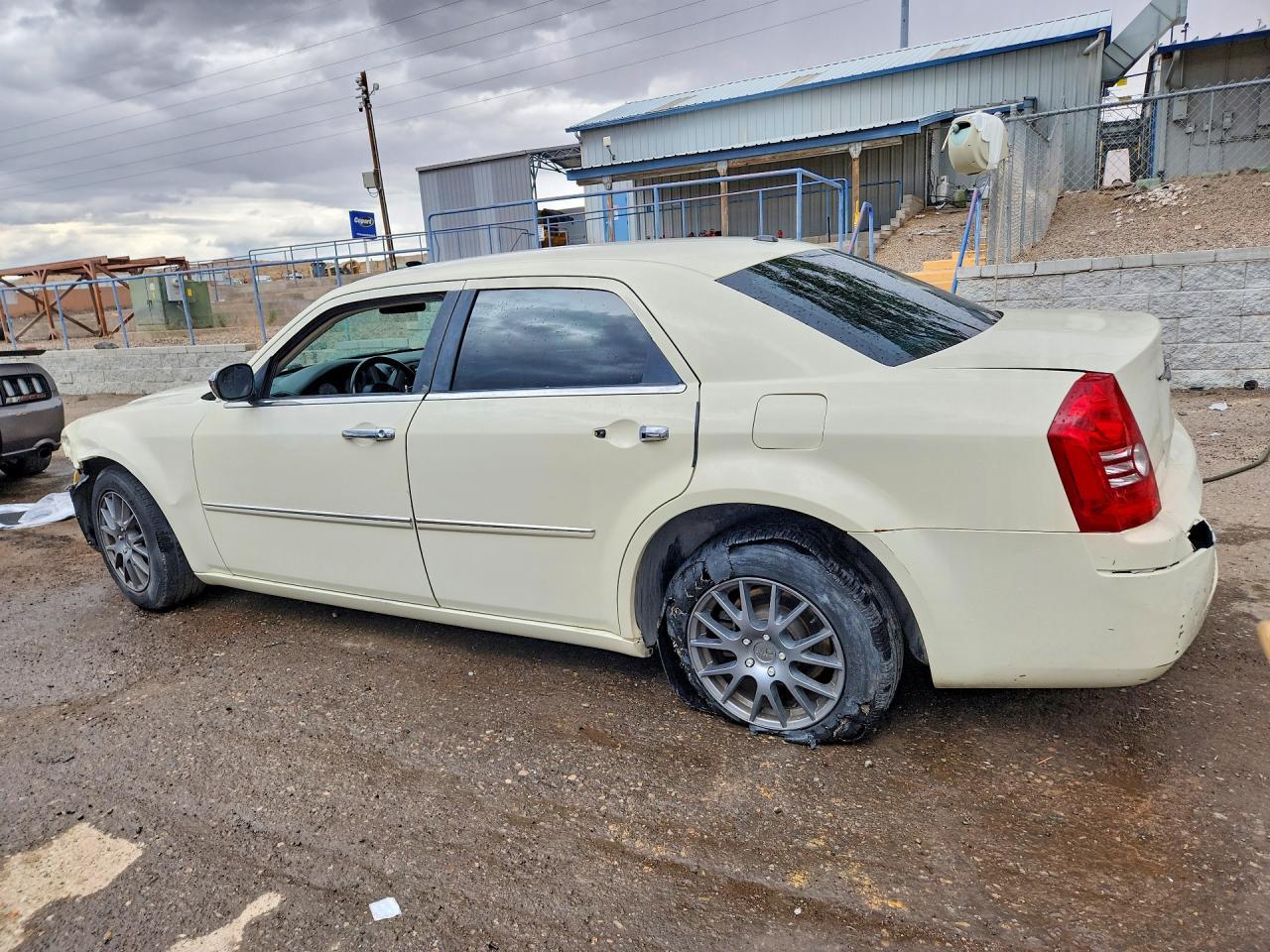 2010 CHRYSLER 300 — фото 2