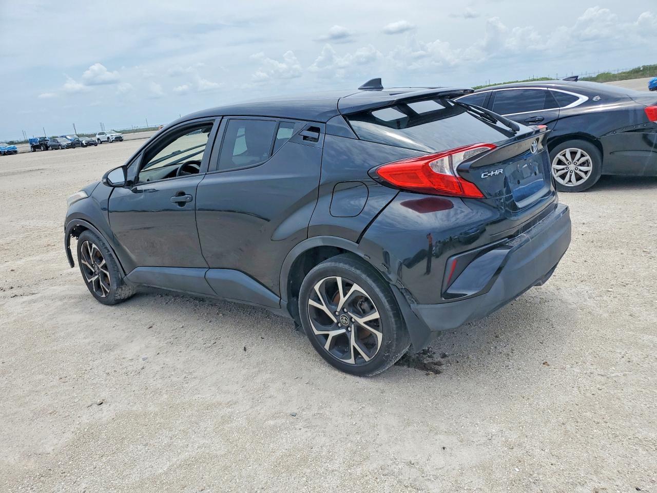 2018 TOYOTA C-HR — фото 2
