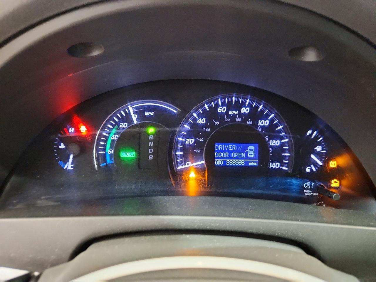 2011 TOYOTA CAMRY HYBRID — фото 9