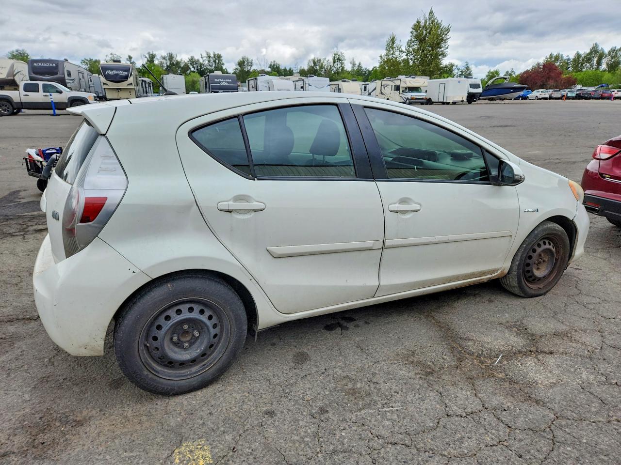 2013 TOYOTA PRIUS C — фото 3