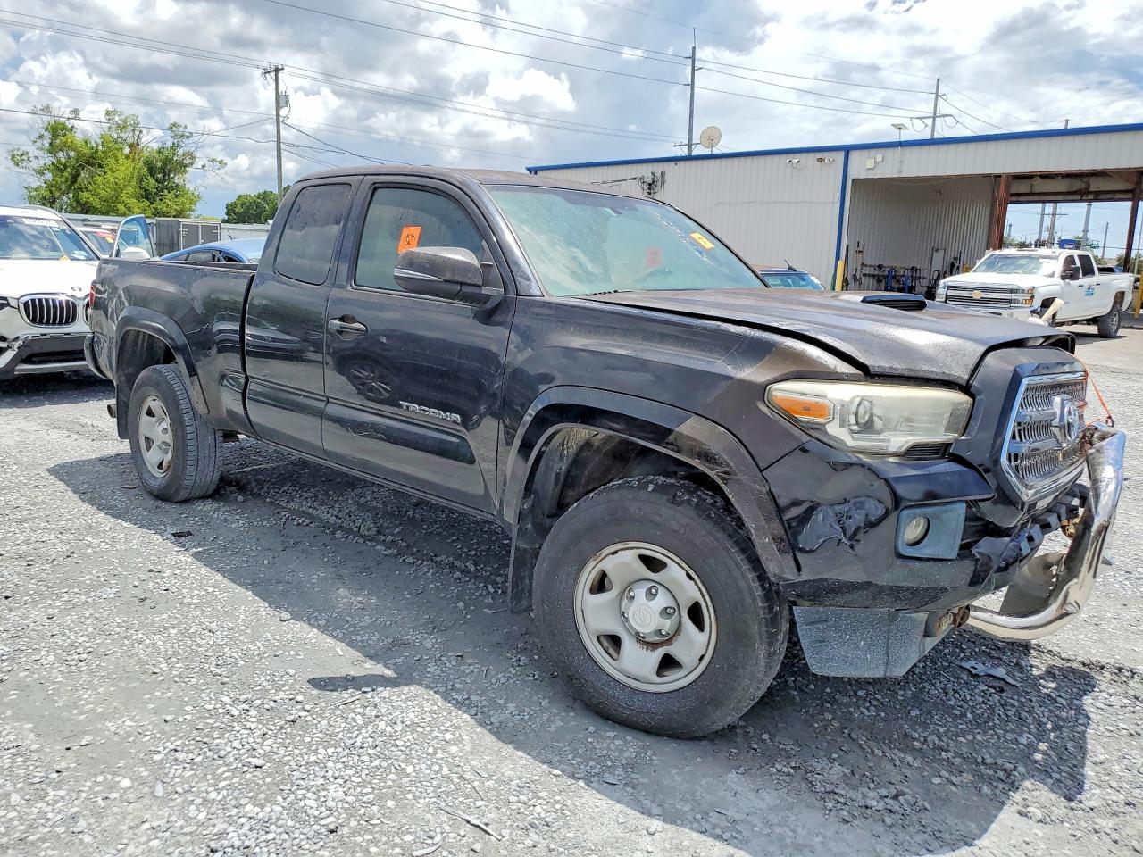 TOYOTA TACOMA