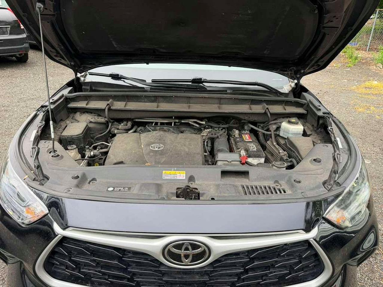TOYOTA HIGHLANDER
