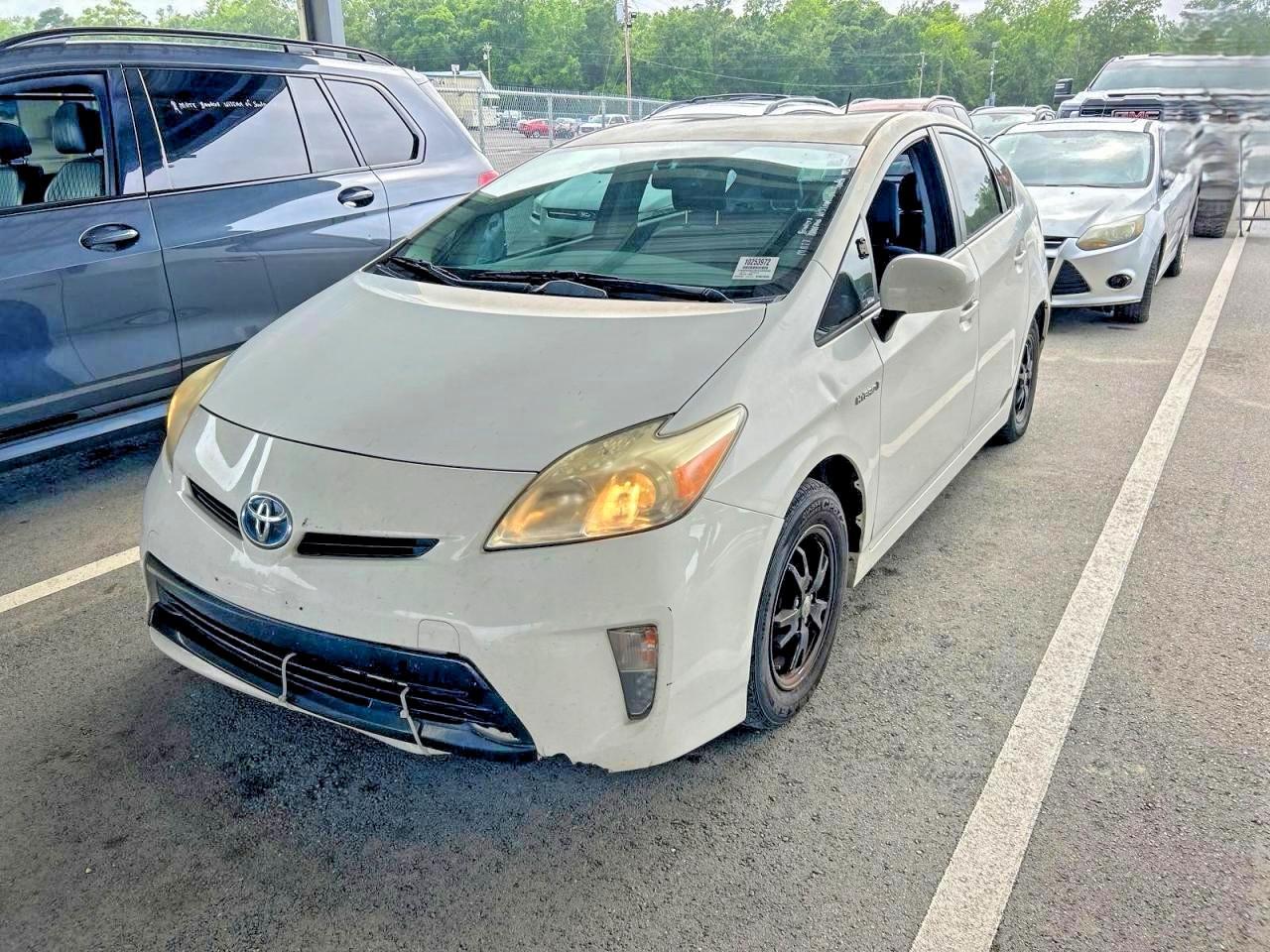 TOYOTA PRIUS