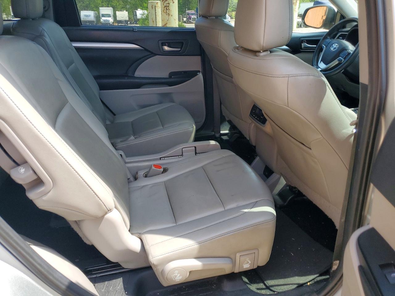 2019 TOYOTA HIGHLANDER — фото 10