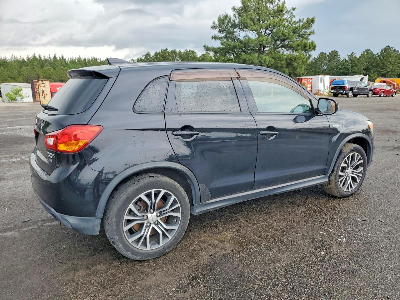 MITSUBISHI OUTLANDER SPORT