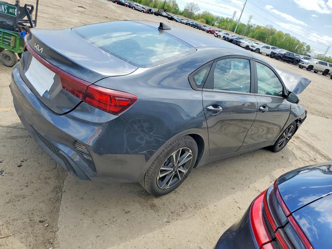 2024 KIA FORTE — фото 3