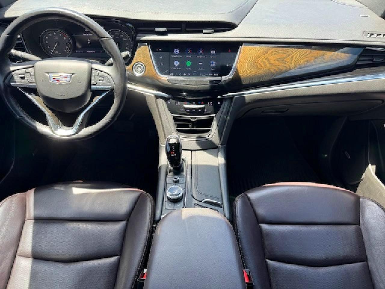 CADILLAC XT6