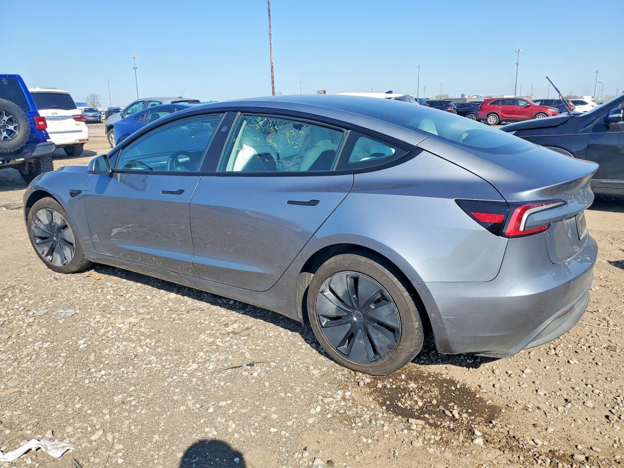 2025 TESLA MODEL 3 — фото 2