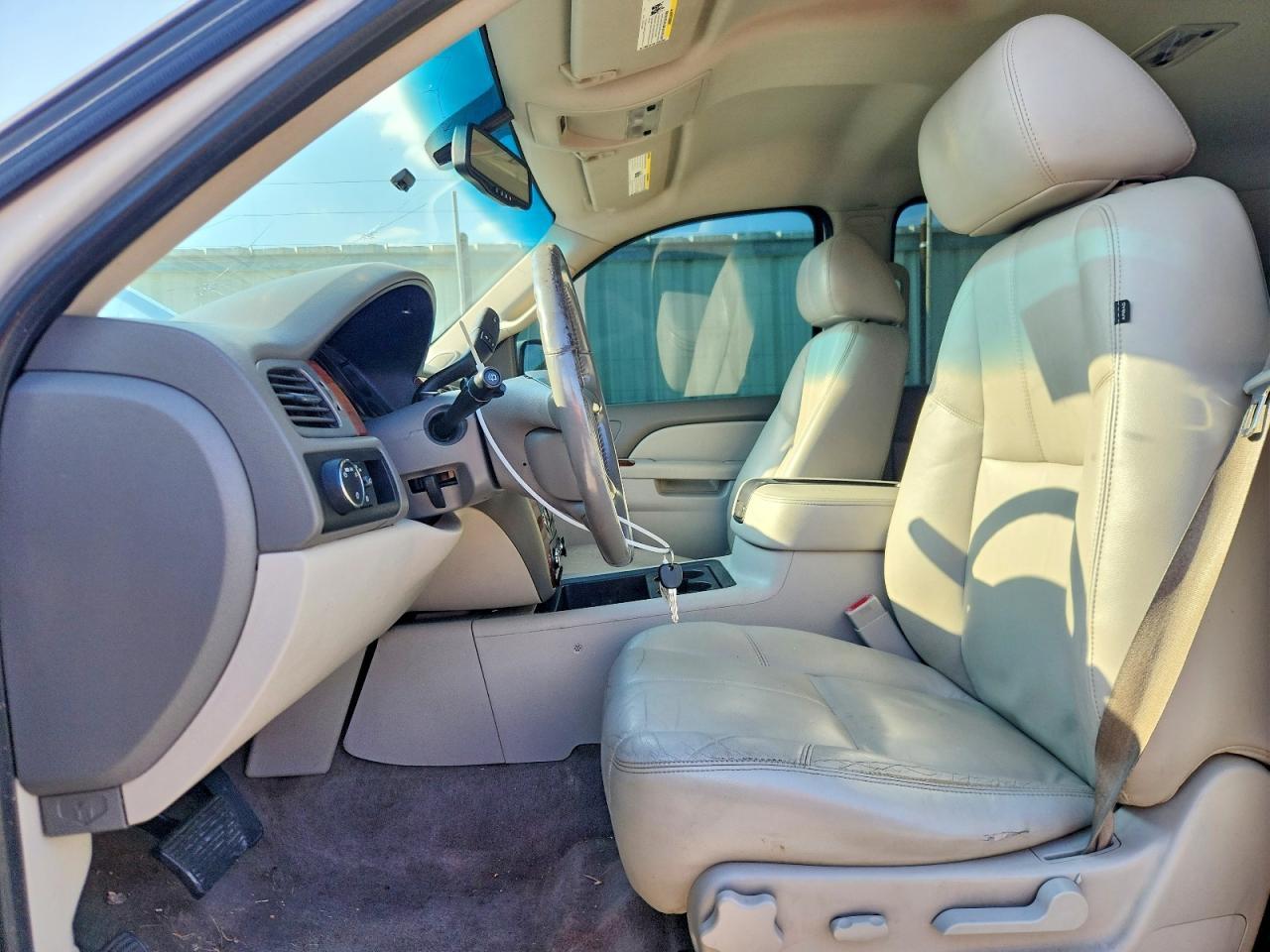 2014 CHEVROLET SUBURBAN — фото 7