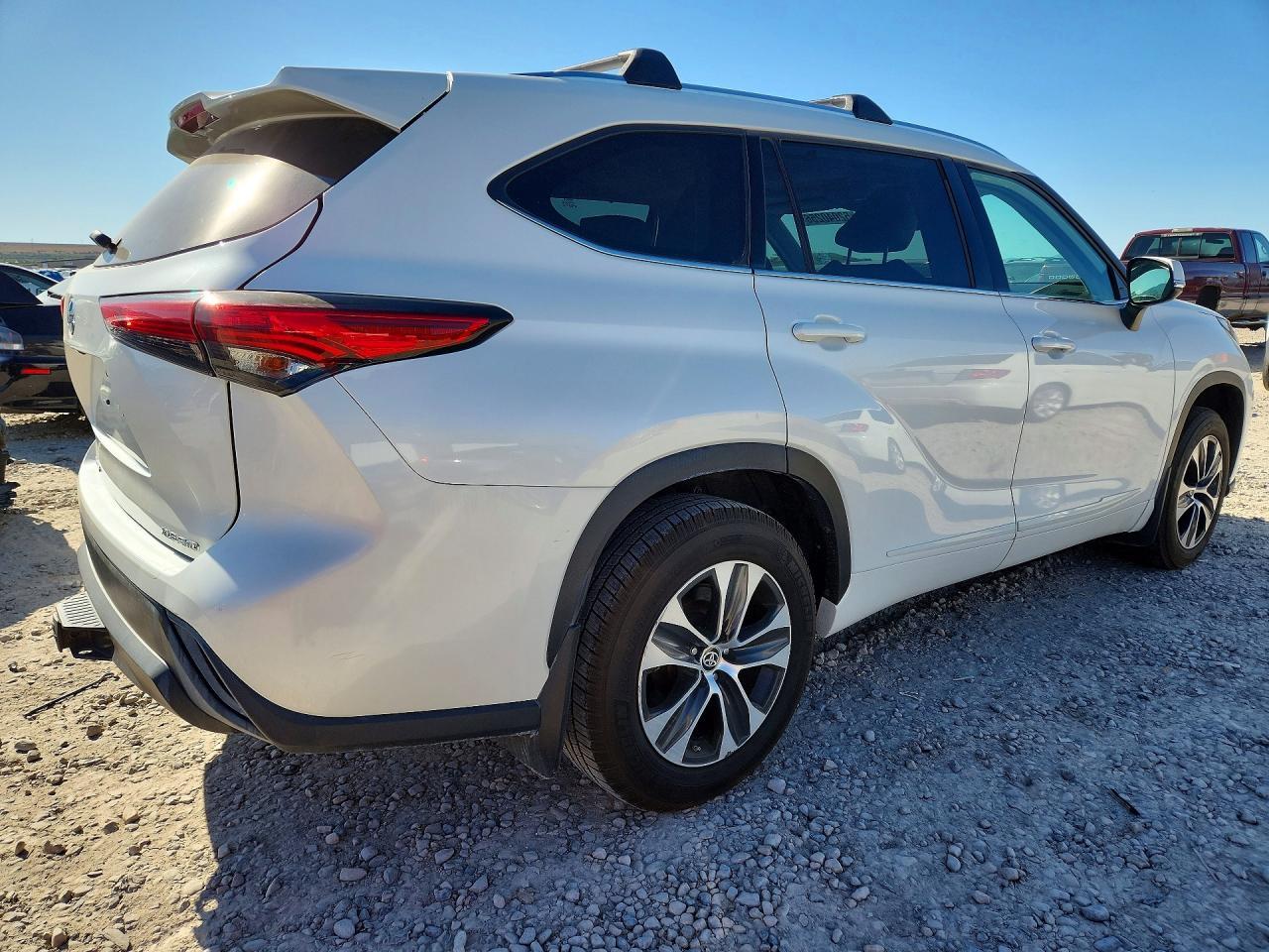 TOYOTA HIGHLANDER