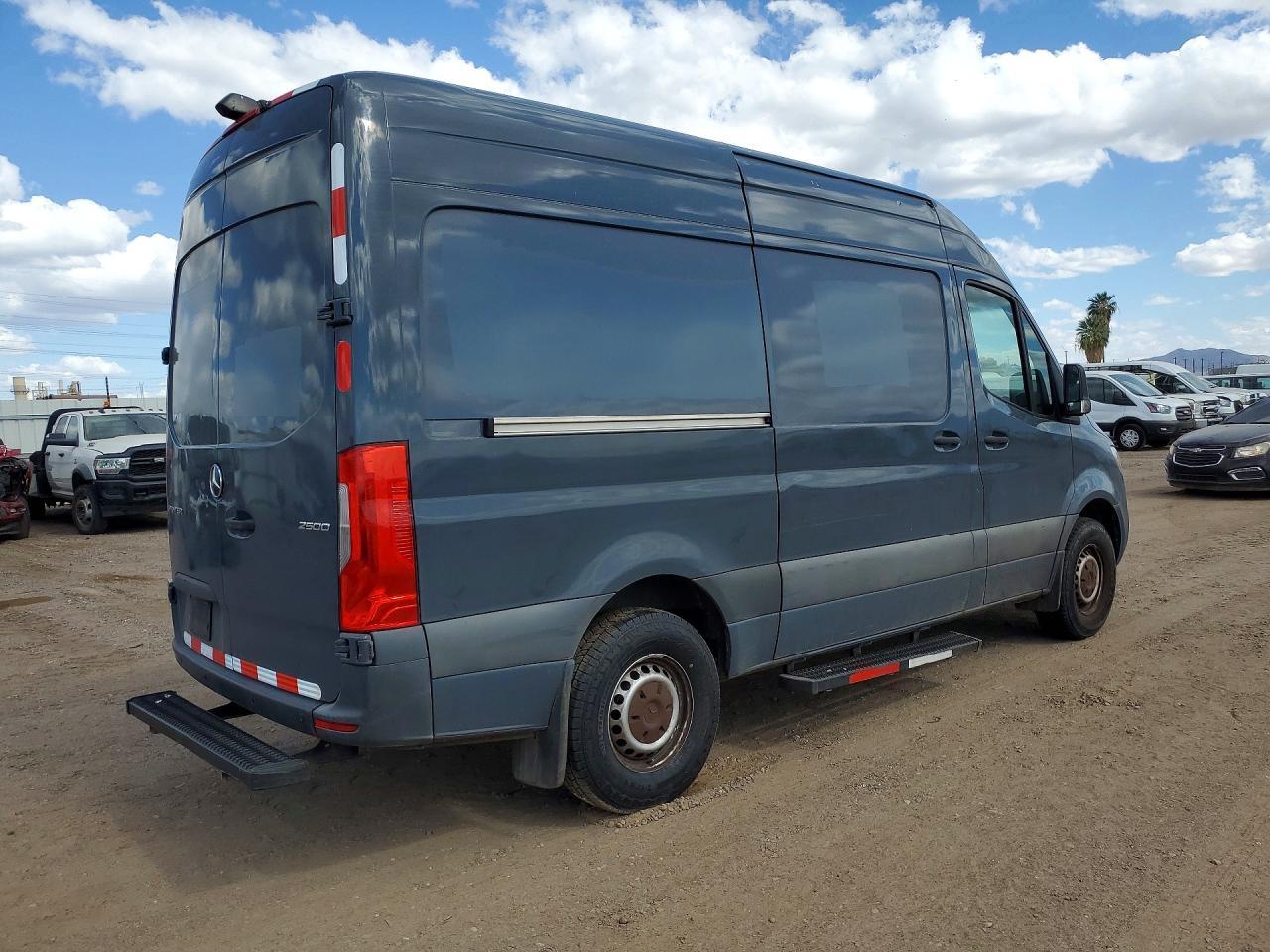 MERCEDES-BENZ SPRINTER