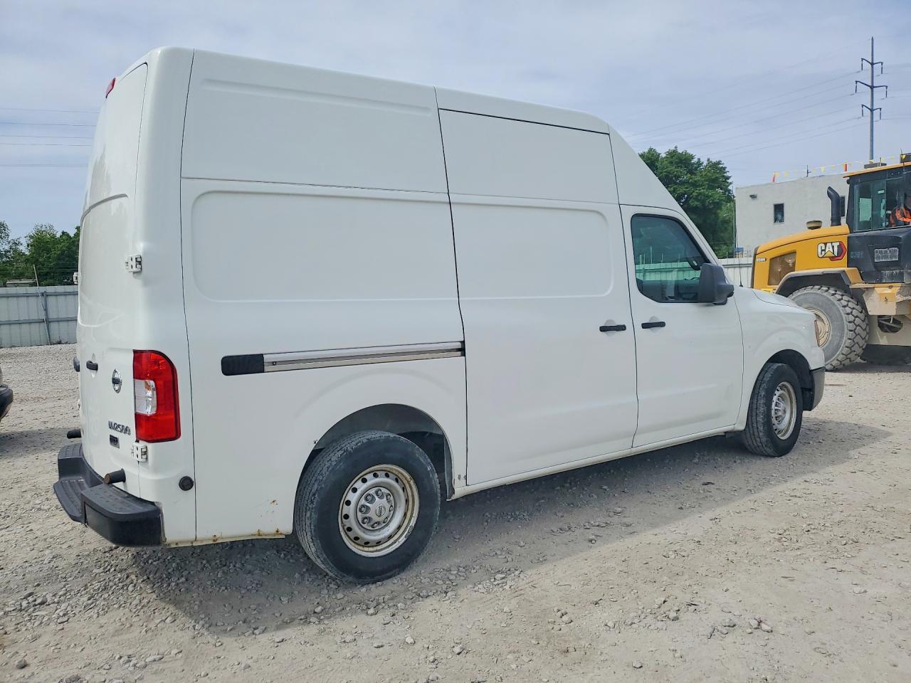 NISSAN NV