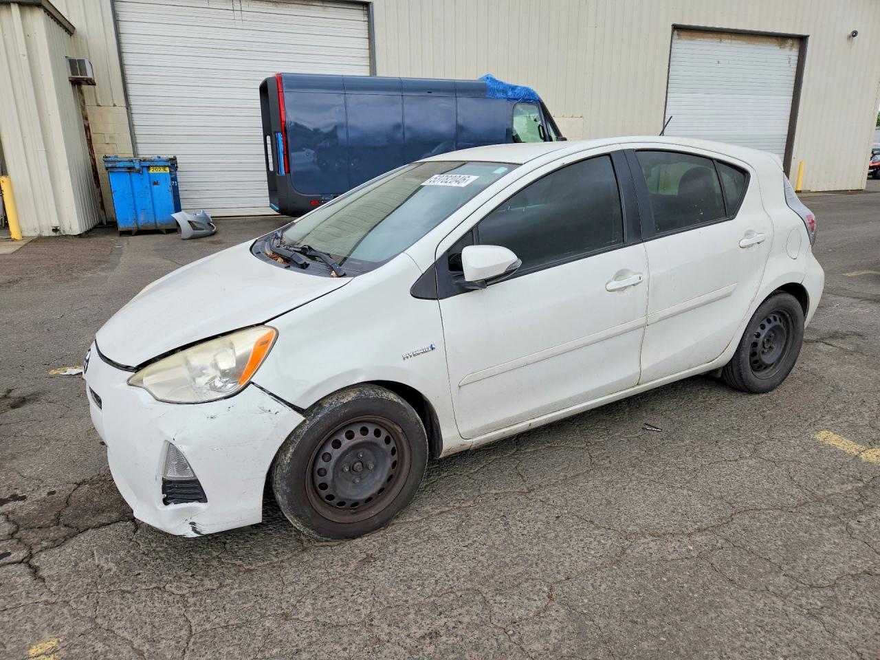 2013 TOYOTA PRIUS C — фото 1