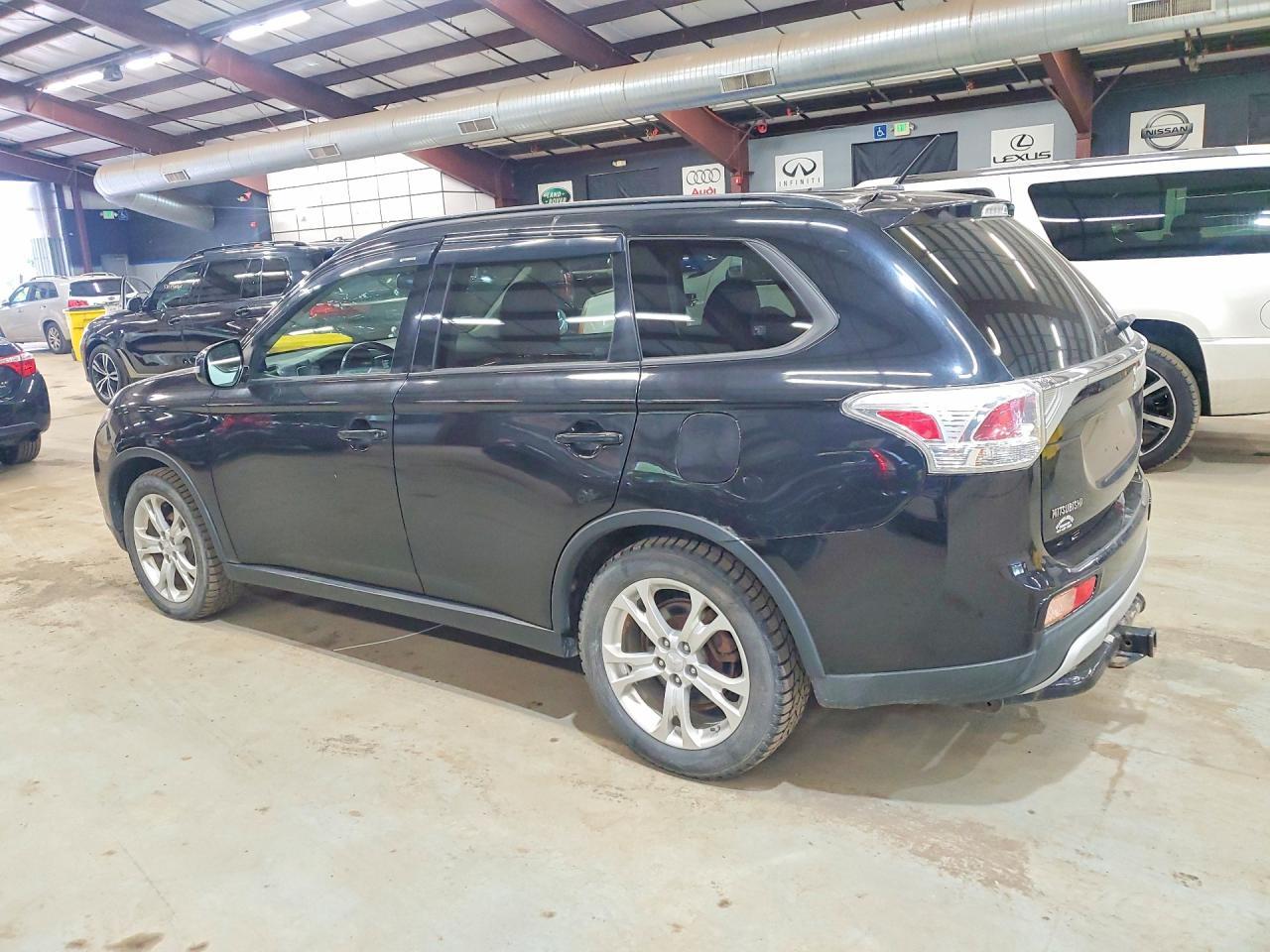 MITSUBISHI OUTLANDER