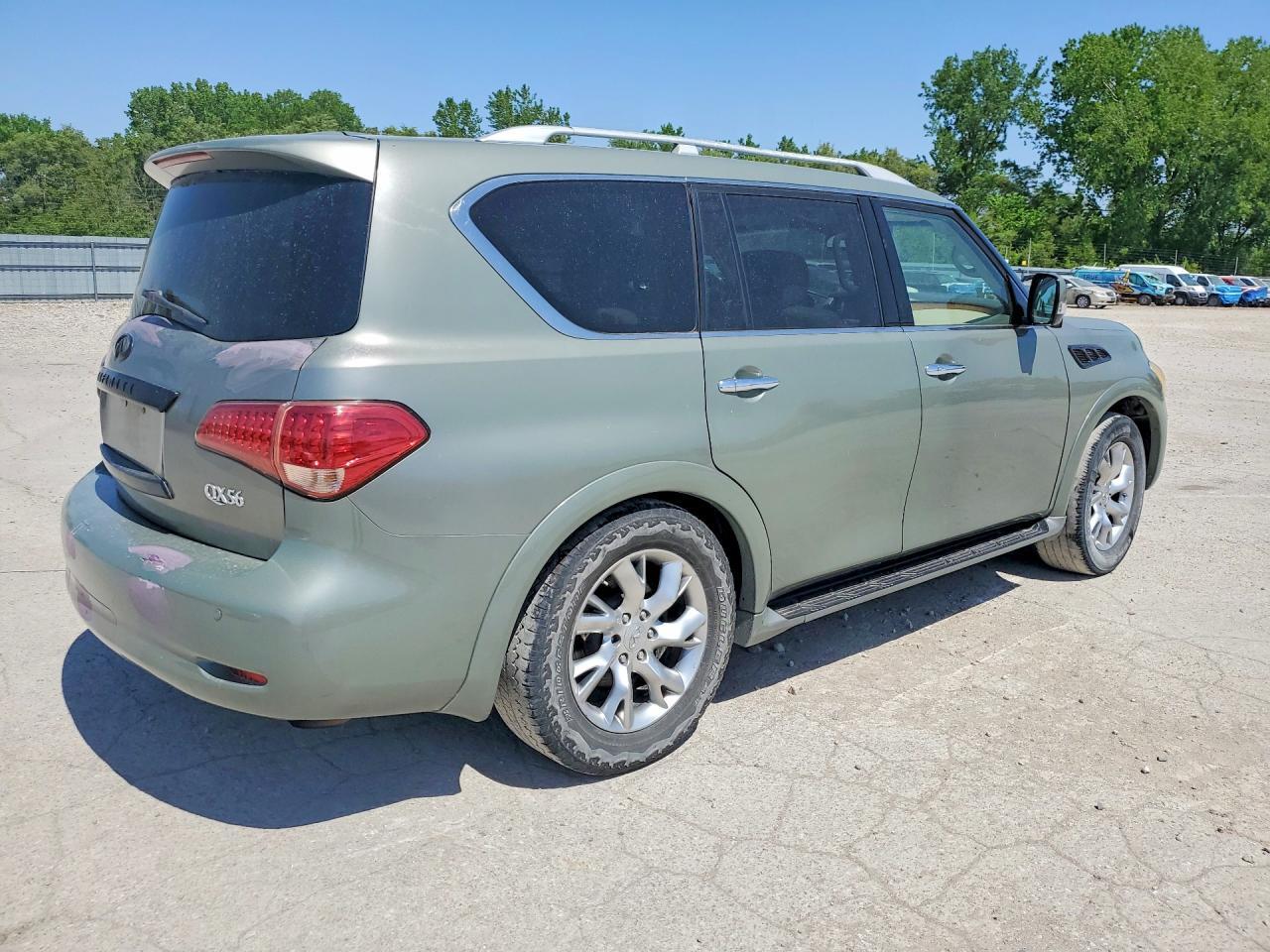 INFINITI QX56