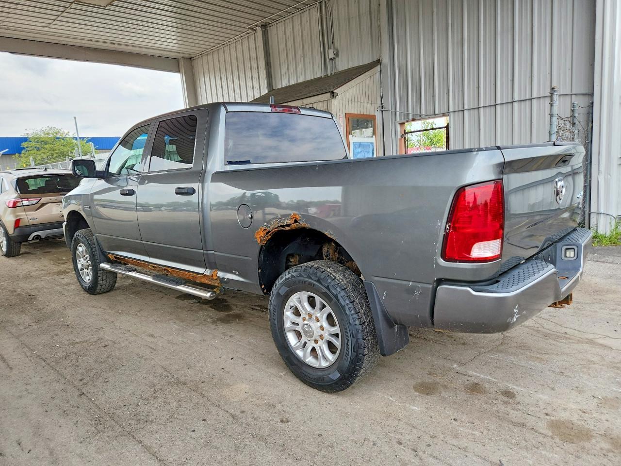 2011 DODGE RAM 2500 — фото 2
