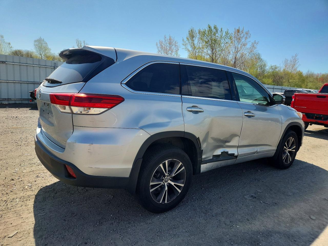 2017 TOYOTA HIGHLANDER — фото 3