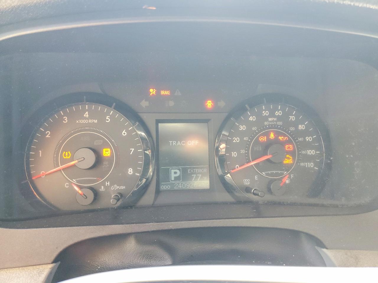 2016 TOYOTA SIENNA — фото 9