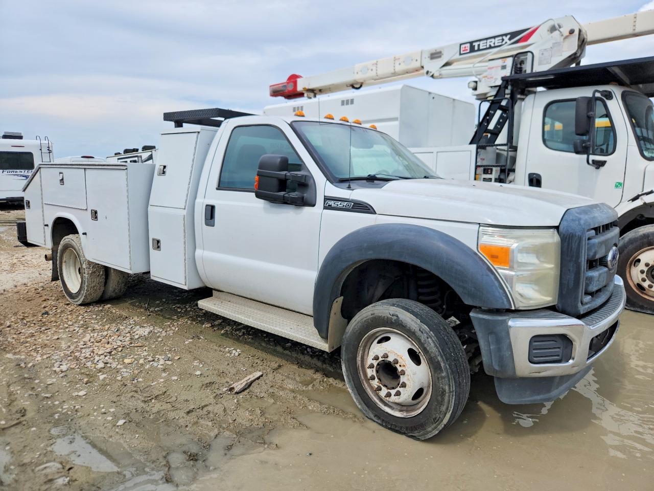 2015 FORD F-550 — фото 4