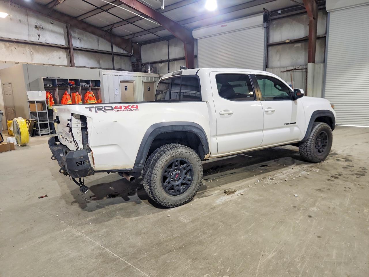 TOYOTA TACOMA