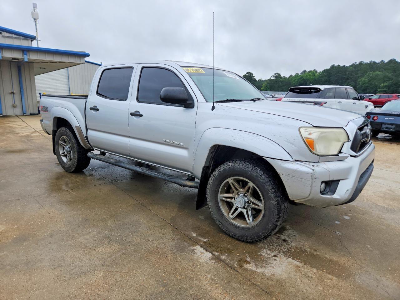 TOYOTA TACOMA