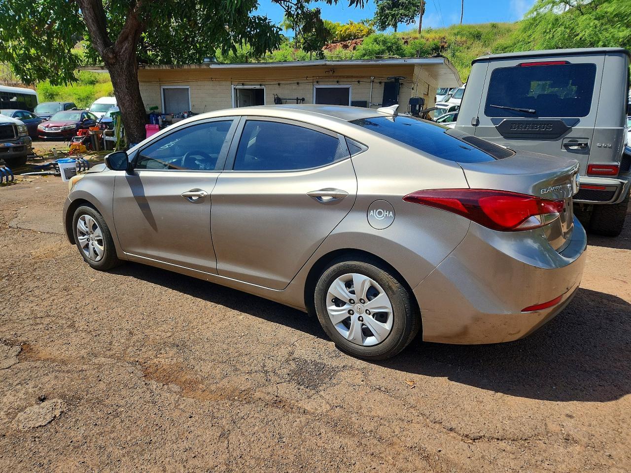 HYUNDAI ELANTRA