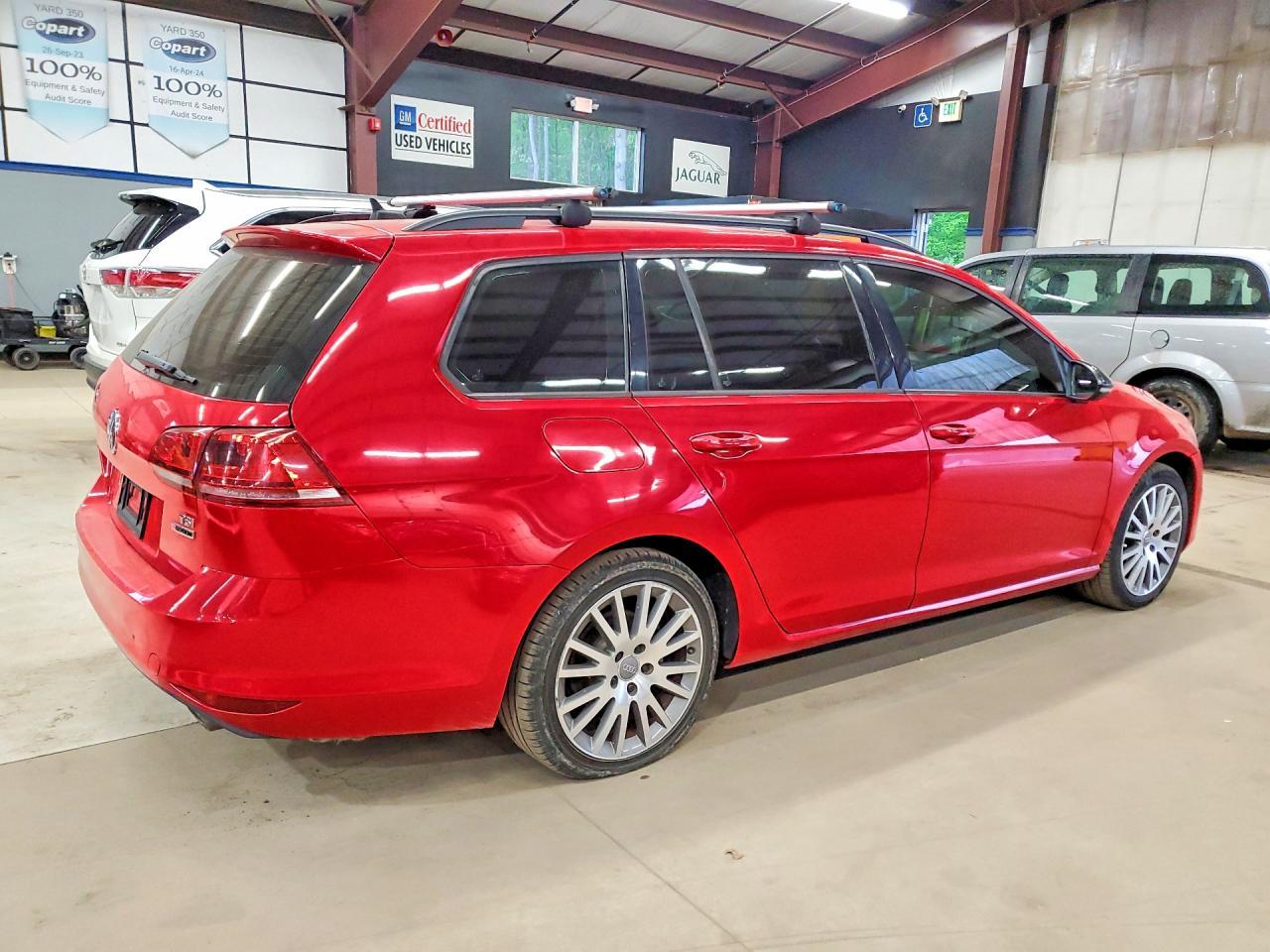 VOLKSWAGEN GOLF SPORTSVAN
