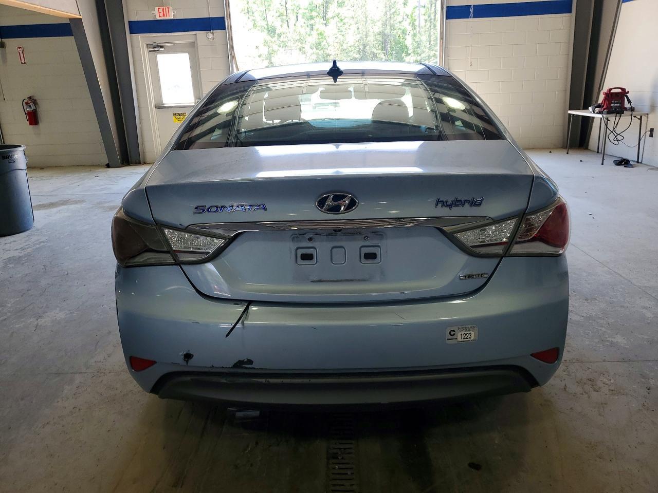 HYUNDAI SONATA HYBRID