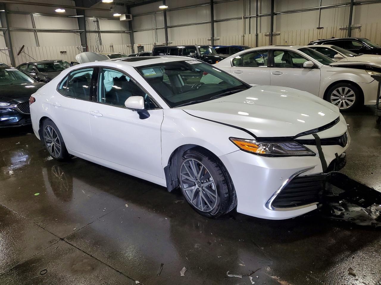 2022 TOYOTA CAMRY HYBRID — фото 4