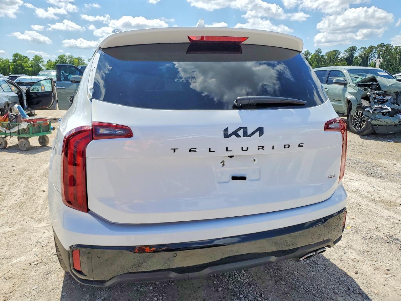 KIA TELLURIDE