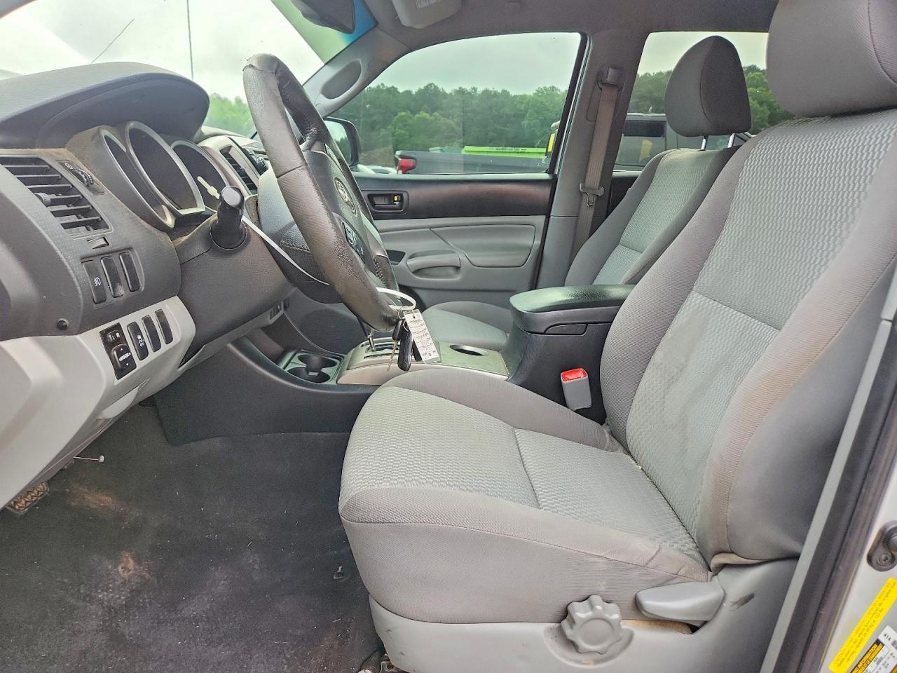 TOYOTA TACOMA