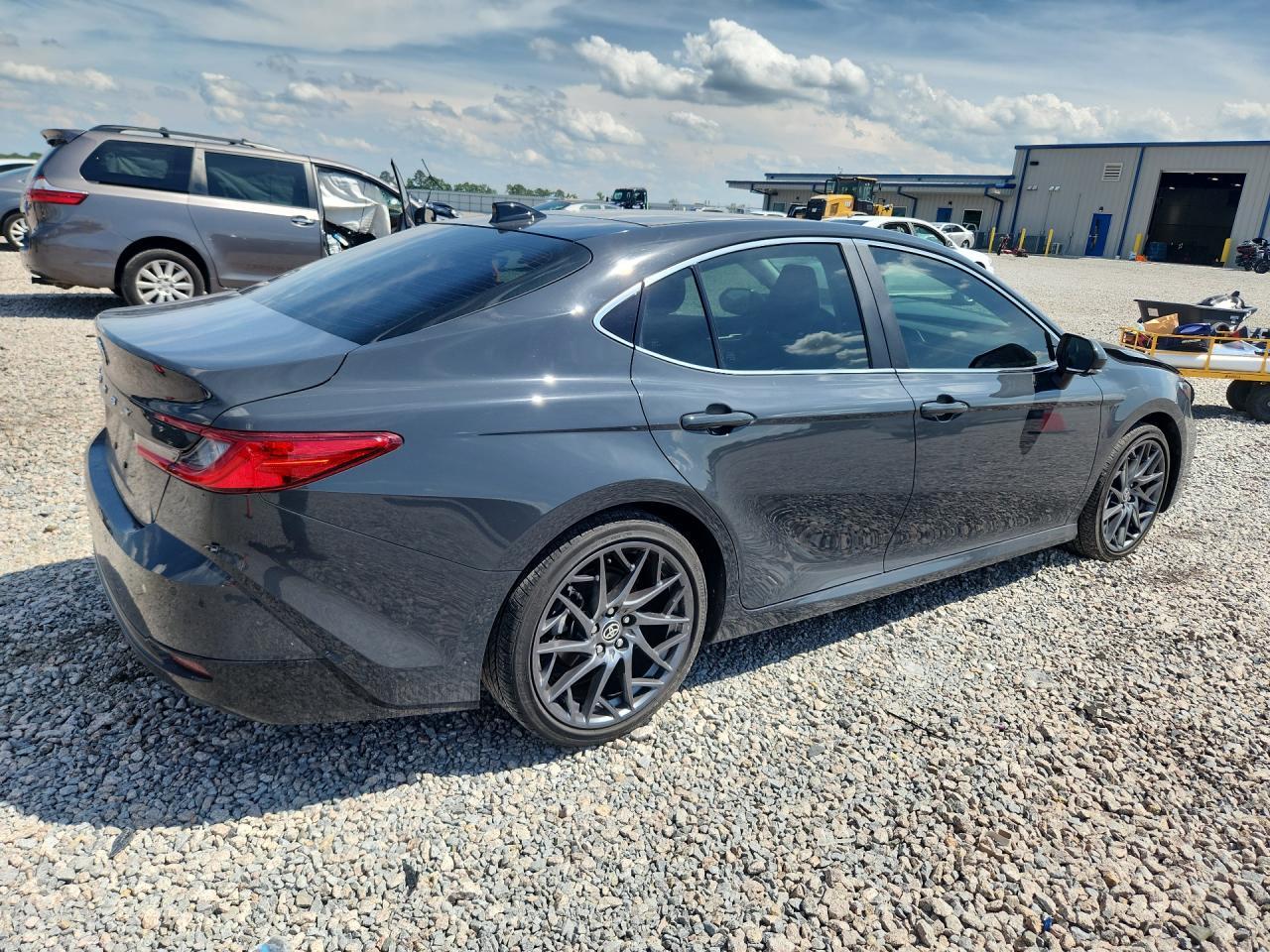 2025 TOYOTA CAMRY HYBRID — фото 3