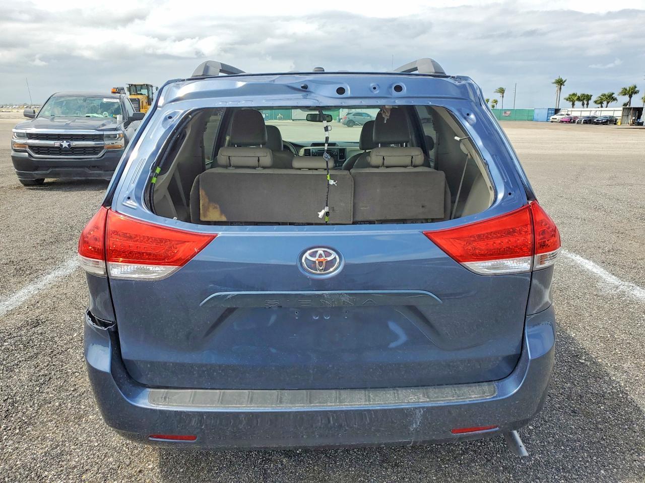 2014 TOYOTA SIENNA — фото 6
