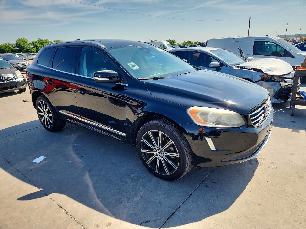 2015 VOLVO XC60 — фото 4