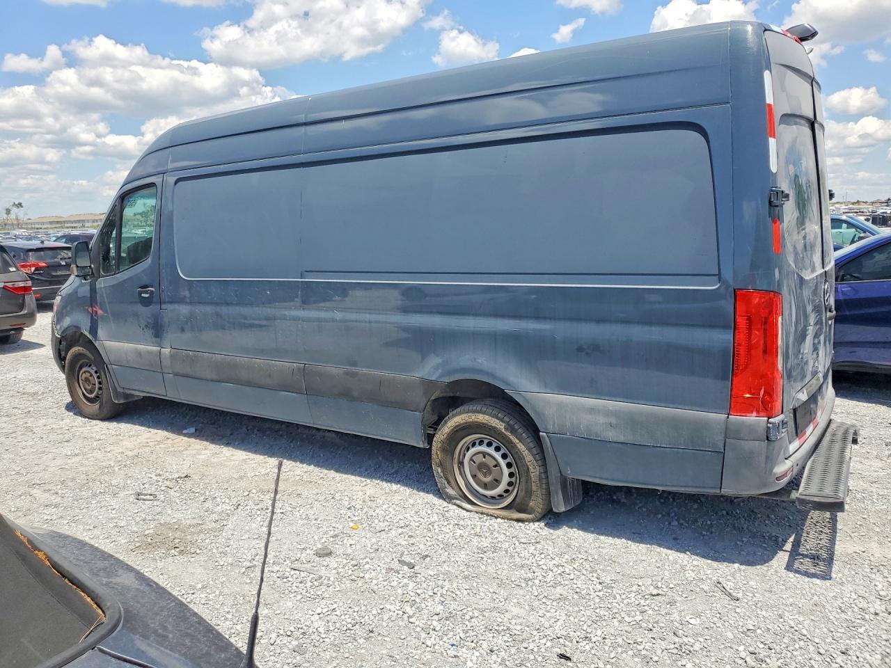 MERCEDES-BENZ SPRINTER