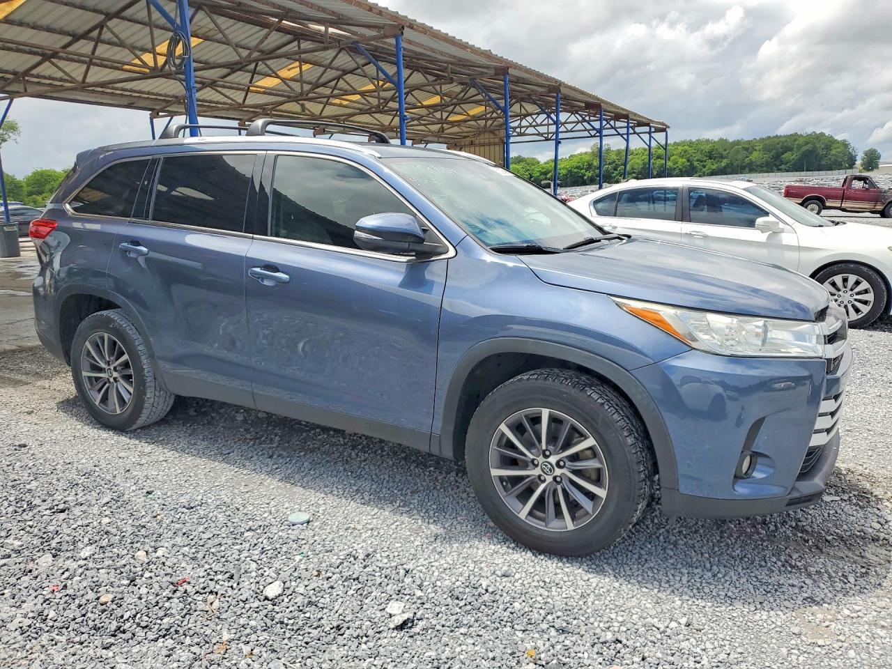 2019 TOYOTA HIGHLANDER — фото 4