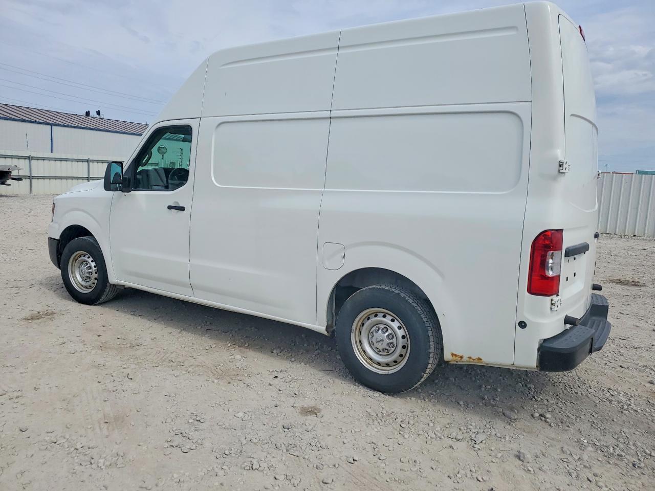 NISSAN NV