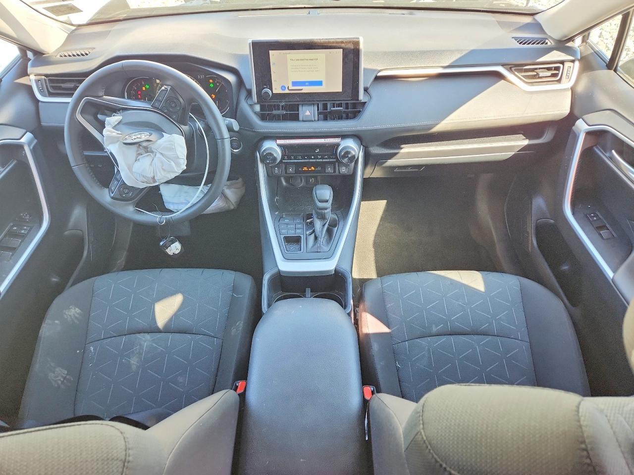 2025 TOYOTA RAV4 — фото 8