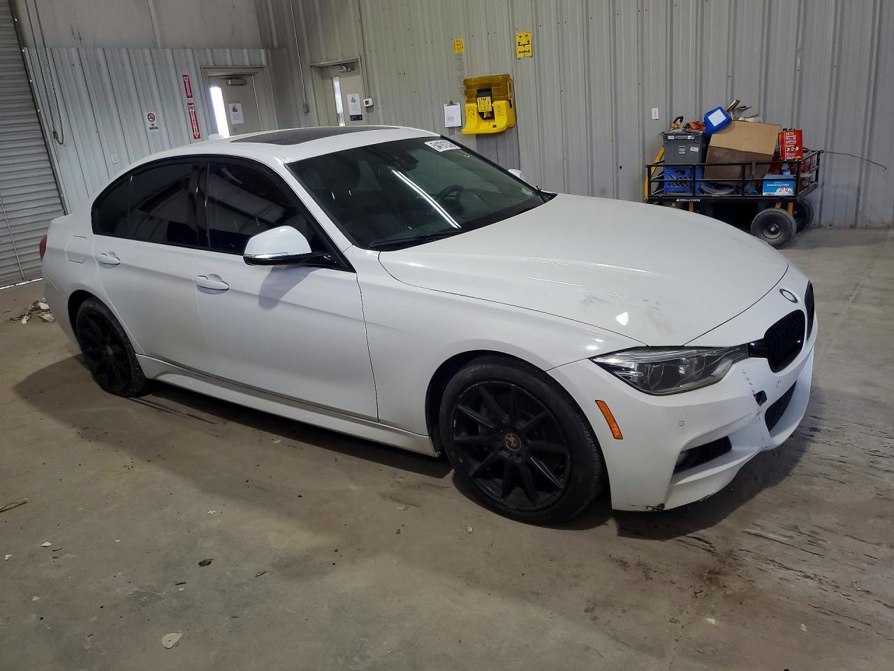 2017 BMW 3 SERIES — фото 4