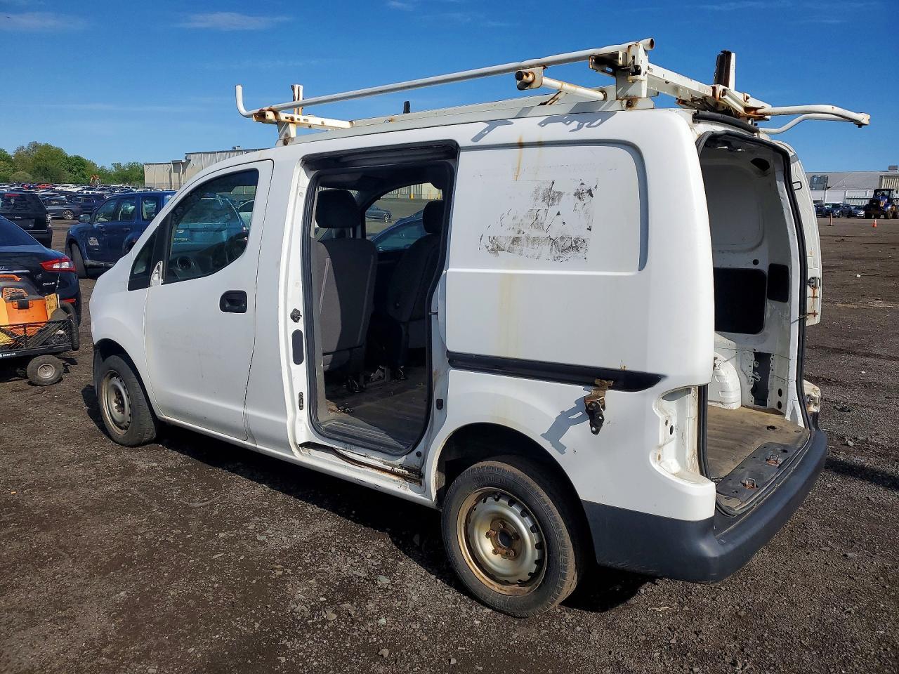 NISSAN NV200